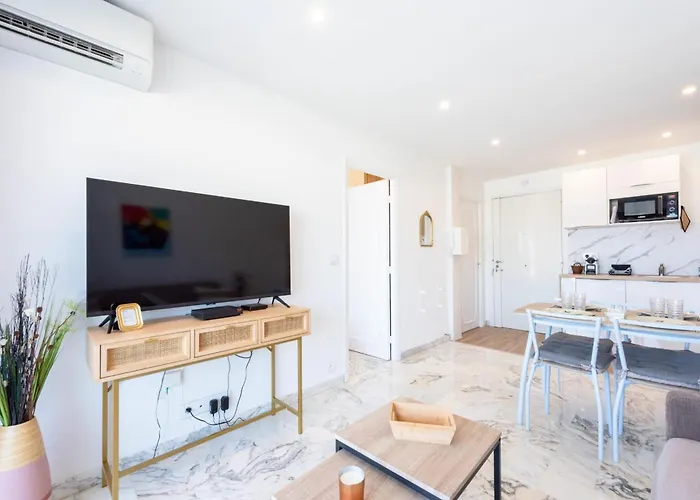 1-br Renovated Near Croisette Daire *